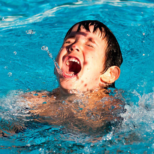 A mom rushed to save her son who fell in the pool and something amazing happened...he saved himself!